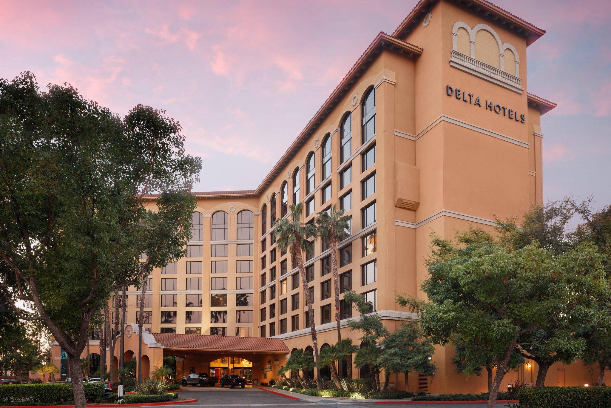 Delta Hotels by Marriott Anaheim Garden Grove Buitenkant foto